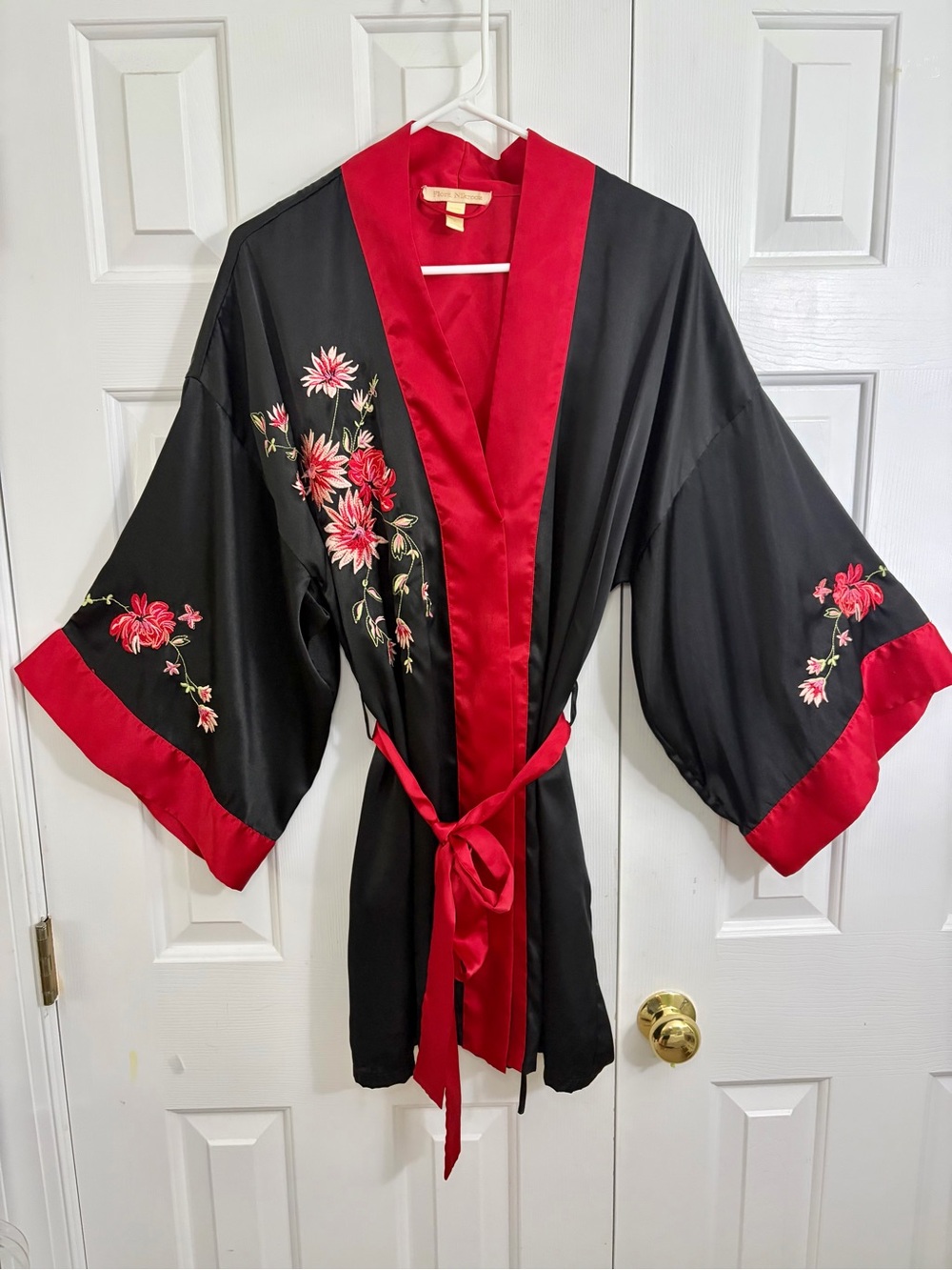 Flora Nikrooz Black & Red Floral Embroidered Kimono Sleeve Belted Rob Medium